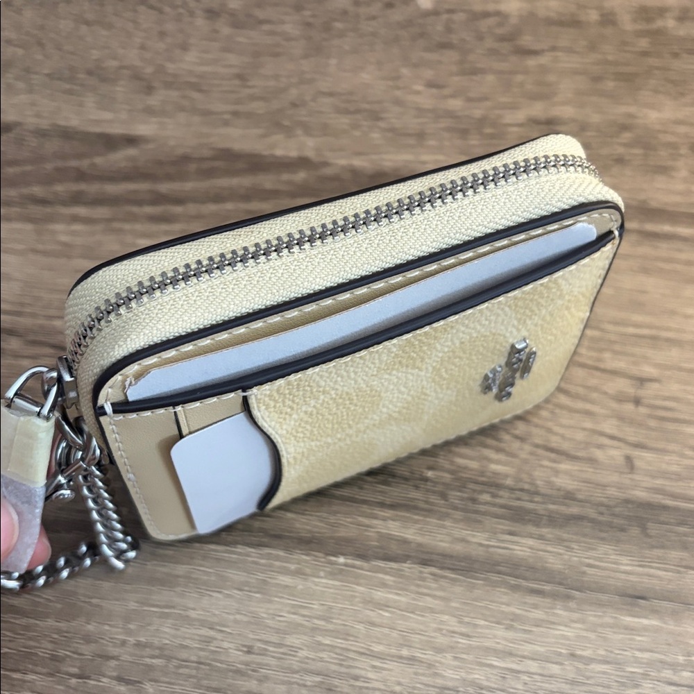 Coach Zip Card Case NWT - Picture 4 of 6